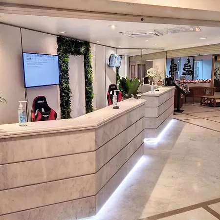 Graziella 502 * ז'ואן-לה-פינס